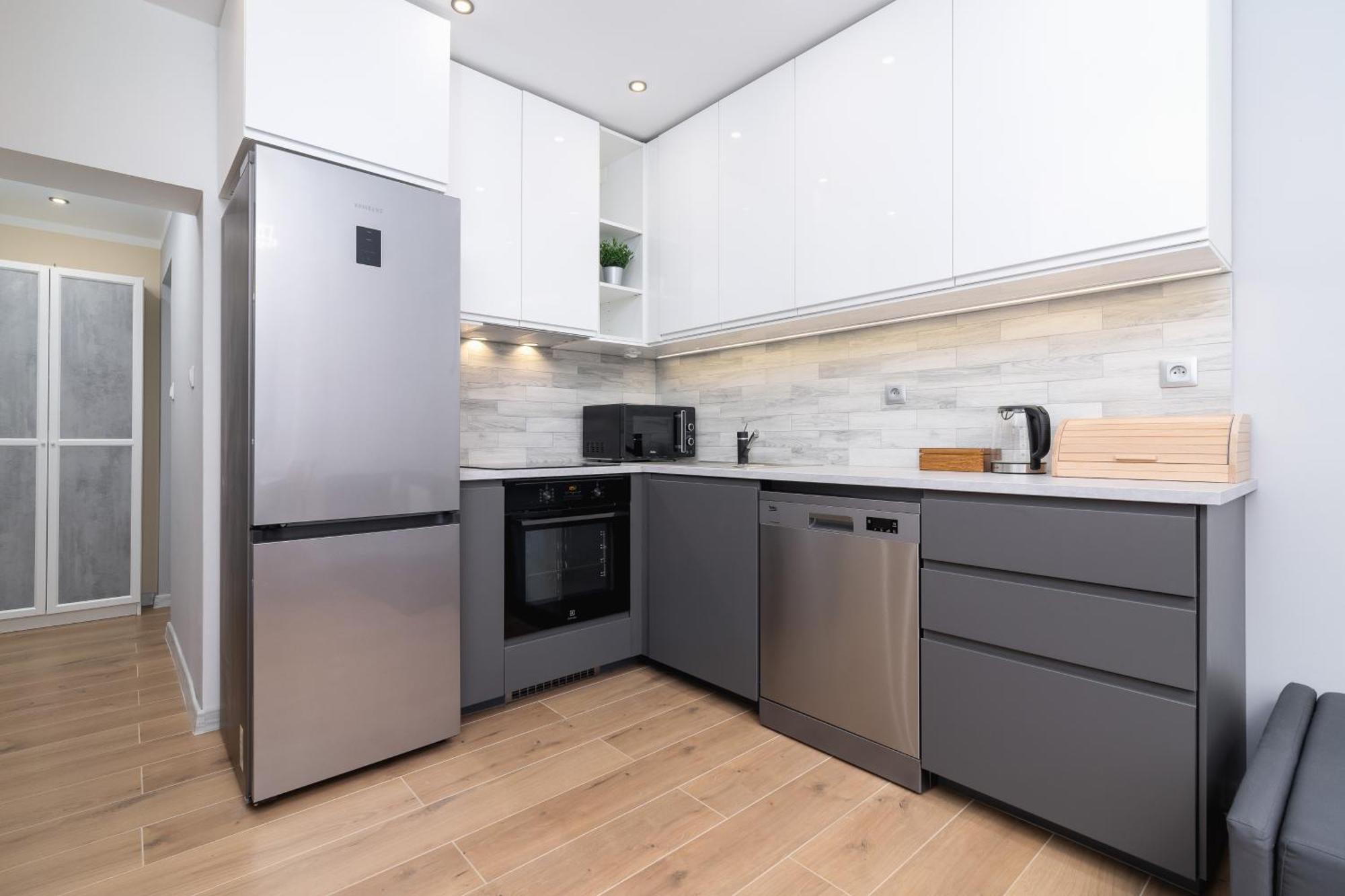 Cosy And Comfortable In By Renters Apartment Krakow