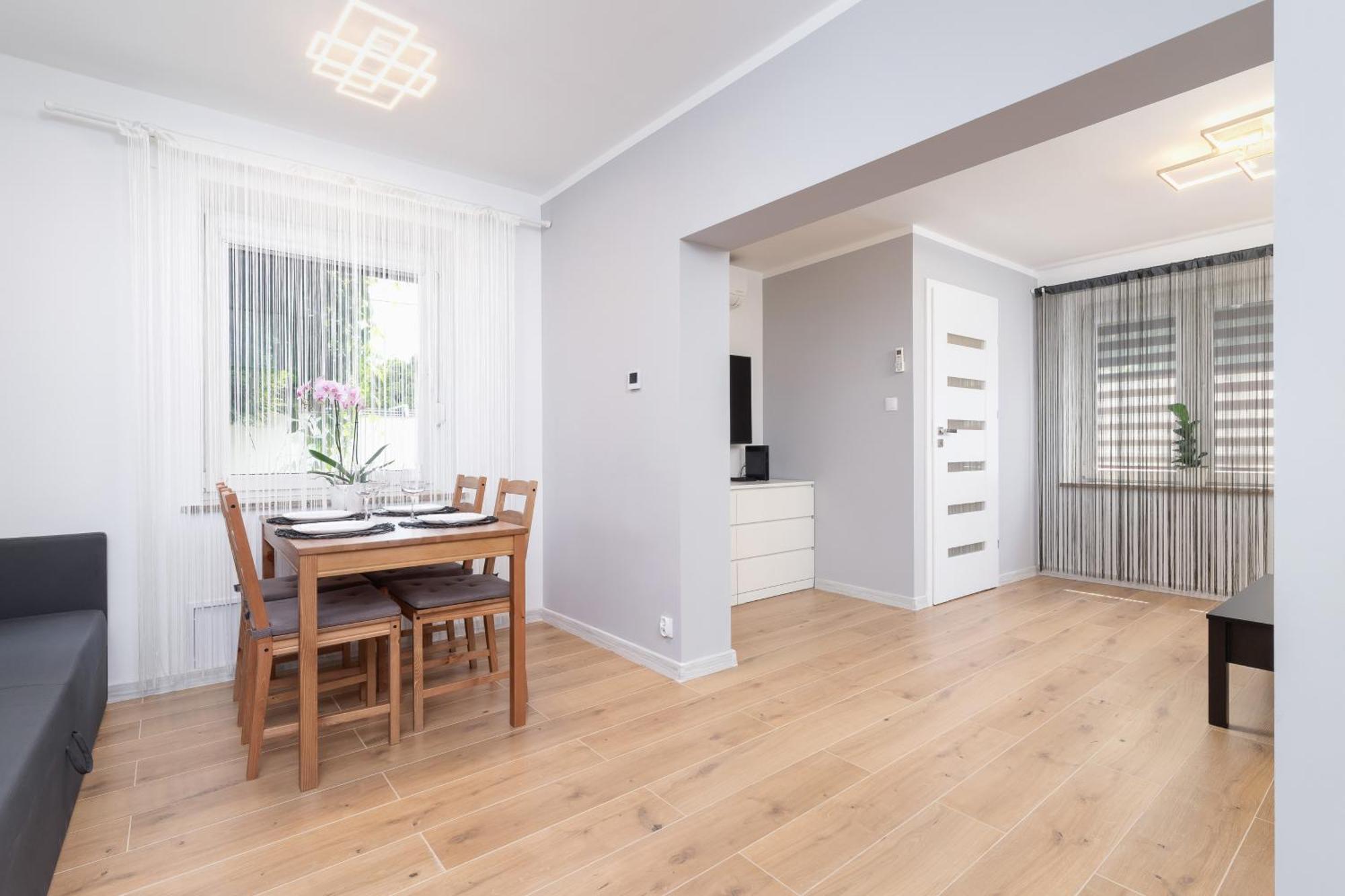 Cosy And Comfortable In By Renters Apartment